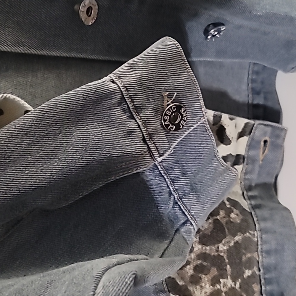 Leopard Print Denim Jacket - Picture 9 of 13